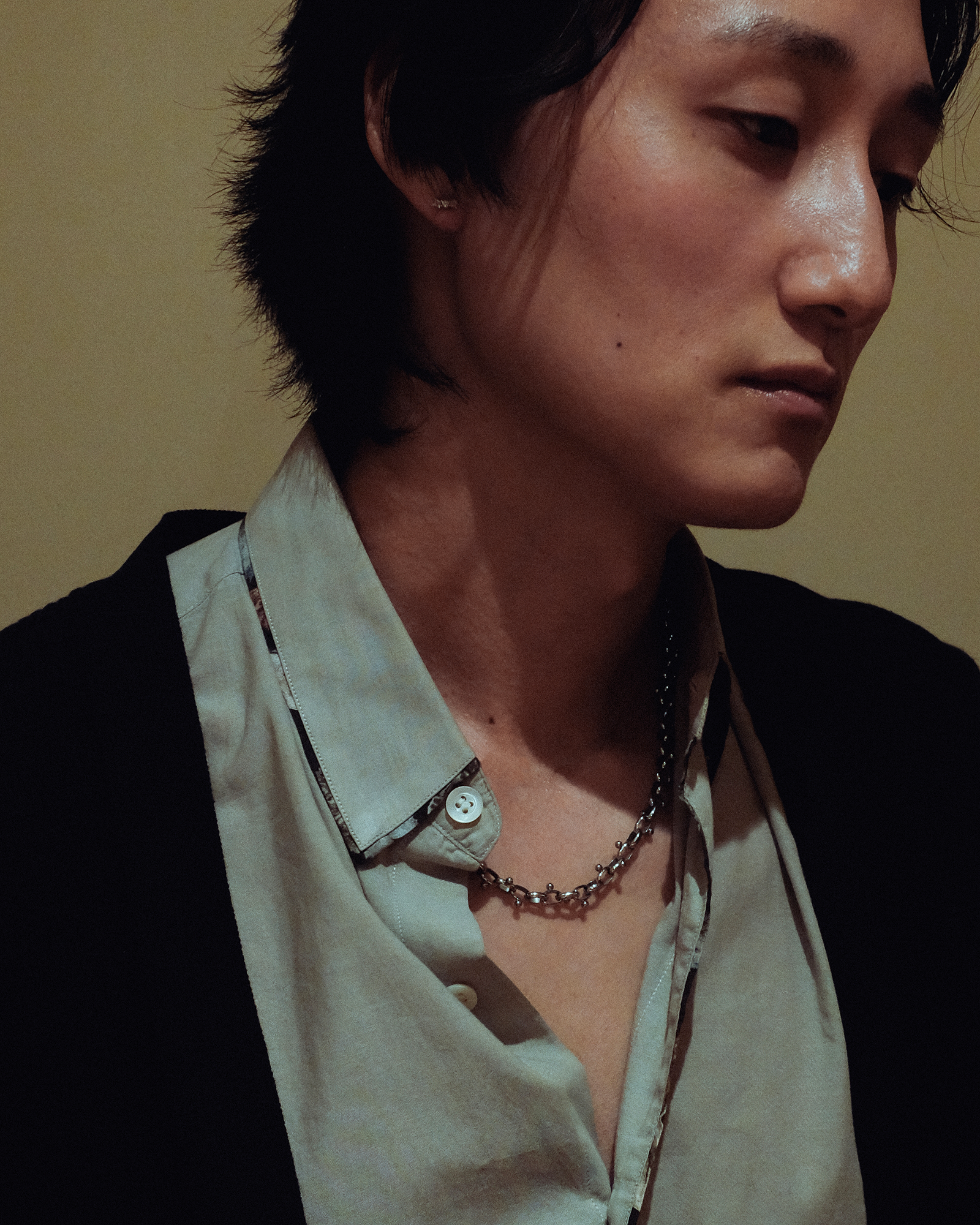 POEMIC Apéritif Necklace styled on Gaon. Effortless everyday essential for sweat-proof active living.